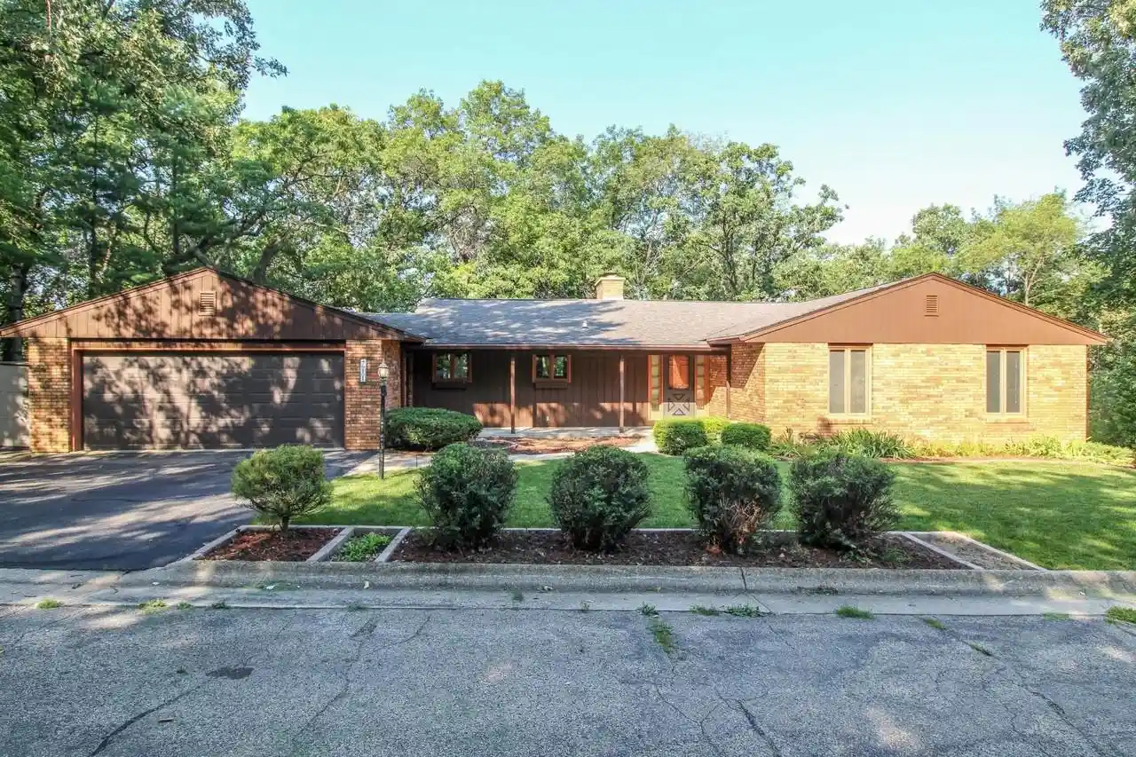 Photo 1 of Single family home for sale at 711 Oak Hill Lane Lane, Fort Atkinson, WI 53538 | MLS# 2031514 | Listing updated on 2026-09-01