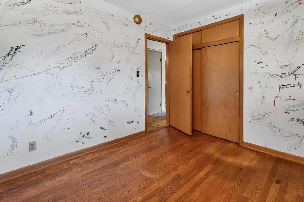 Photo 3 of Single family home for sale at W222n8351 Plainview Pkwy, Sussex, WI 53089 | MLS# 1978240 | Listing updated on 2026-09-25