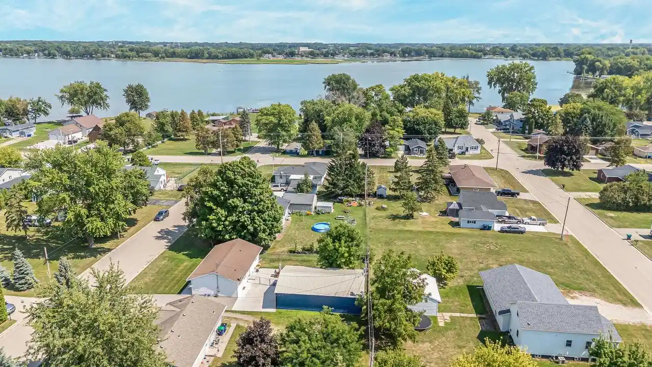 Photo 2 of Single family home for sale at 731 Pine Street Street, Winneconne, WI 54986 | MLS# 50331823 | Listing updated on 2026-09-21