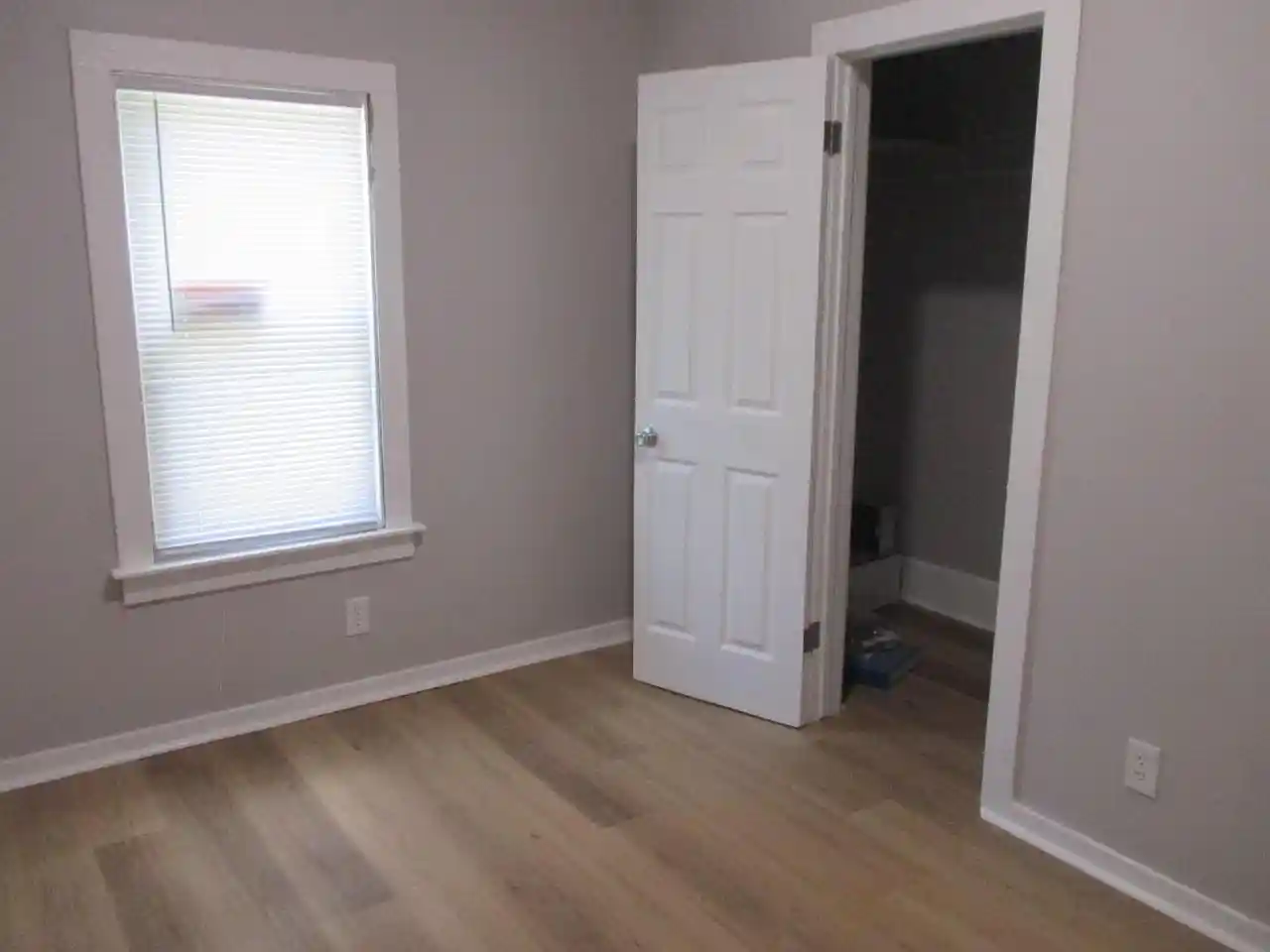 Photo 2 of Sale Pending at 3922 N 19th Pl Pl, Milwaukee, WI 53206 | MLS# 1978239 | Listing updated on 2026-09-11