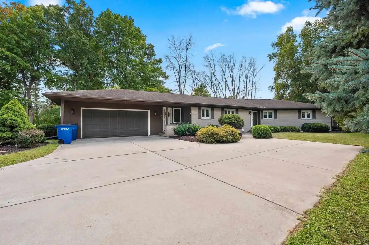 Photo 1 of Sale Pending at 425 Flora Street Street, Pulaski, WI 54162 | MLS# 50331833 | Listing updated on 2026-09-04