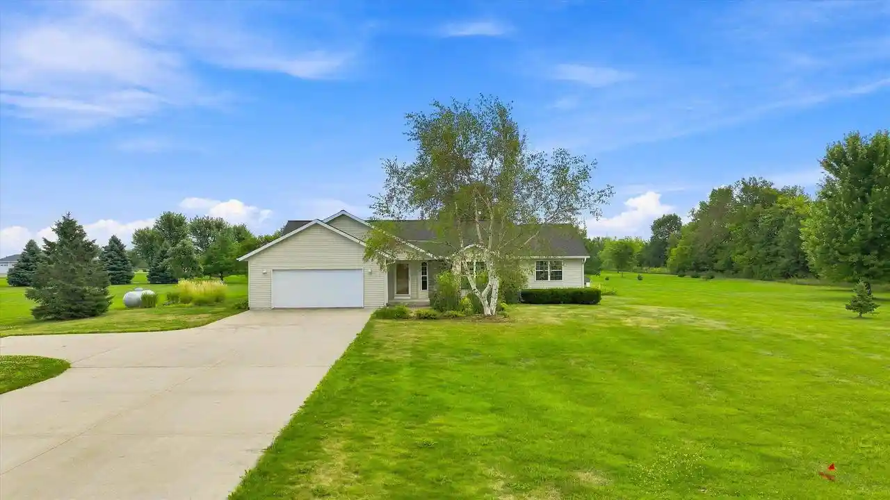 Photo 1 of Single family home for sale at 10585 County Road Y, Marshfield, WI 54449 | MLS# 22604239 | Listing updated on 2026-09-01