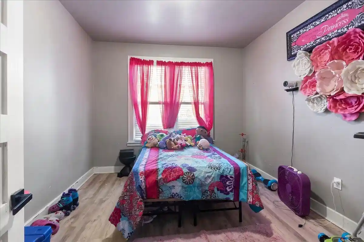 Listing Photo 5 - Condo for sale in building located at 2829 W Juneau Ave Ave, Milwaukee, WI 53208 - Unit #2831