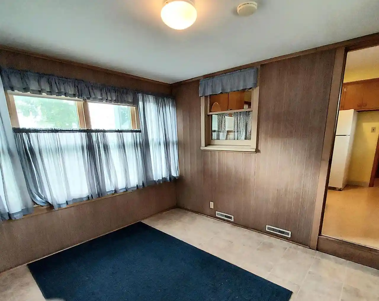 Photo 2 of Single family home for sale at 700 E Chateau Pl, Milwaukee, WI 53217 | MLS# 1978252 | Listing updated on 2026-09-09