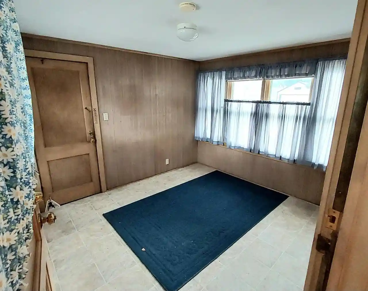 Photo 4 of Single family home for sale at 700 E Chateau Pl, Milwaukee, WI 53217 | MLS# 1978252 | Listing updated on 2026-09-09