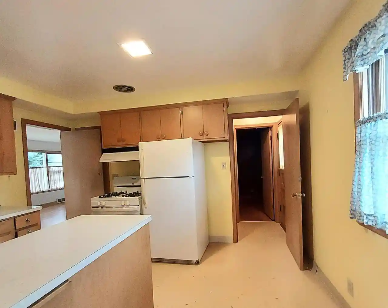 Photo 24 of Single family home for sale at 700 E Chateau Pl, Milwaukee, WI 53217 | MLS# 1978252 | Listing updated on 2026-09-09