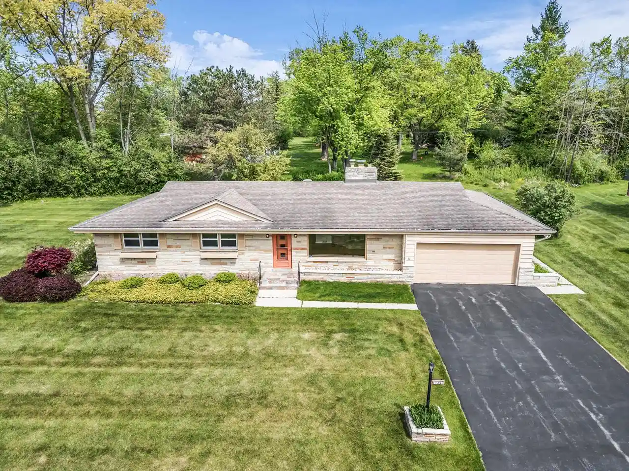Single family home for sale at 11240 N Valley Dr Dr, Mequon, WI 53092 | MLS# 1978253