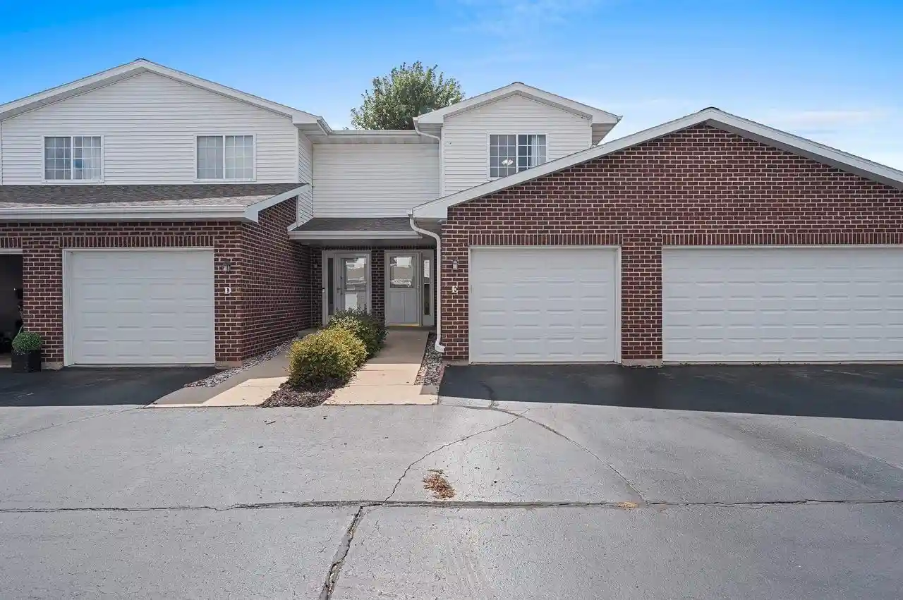 Condo for sale at 1903 Riverside Dr Dr #E, Suamico, WI 54313 | MLS# 50331847