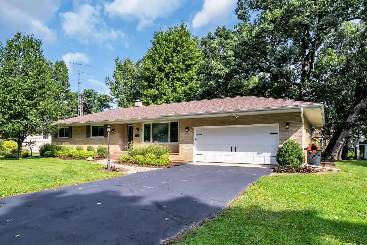 Photo 1 of Single family home for sale at 216 E Elm St, Silver Lake, WI 53170 | MLS# 1978297 | Listing updated on 2026-09-17