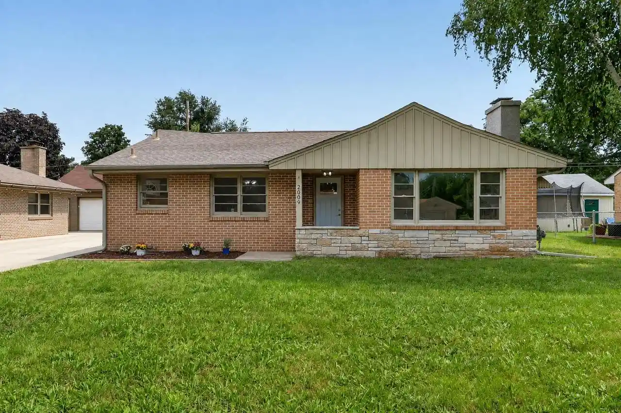Photo 3 of Single family home for sale at 2009 S Glen Avenue Avenue, Beloit, WI 53511 | MLS# 2031547 | Listing updated on 2026-09-03