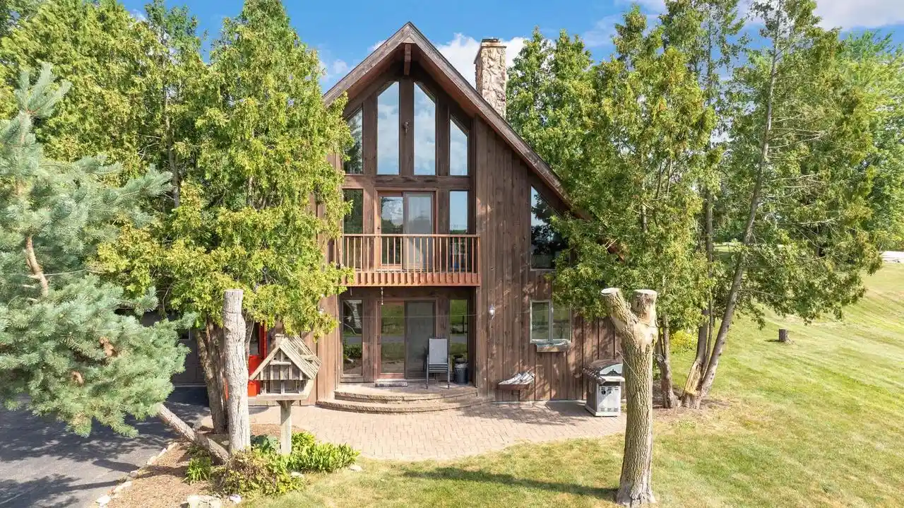 Photo 1 of Single family home for sale at N2579 Hample Road Road, Appleton, WI 54913 | MLS# 50331876 | Listing updated on 2026-08-31