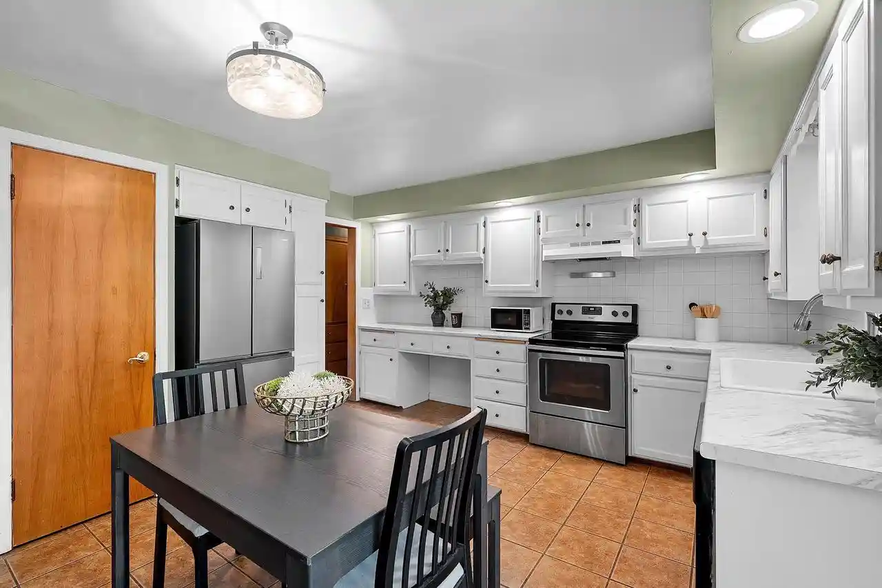 Photo 3 of Single family home for sale at 2374 Jourdain Lane Lane, Green Bay, WI 54301 | MLS# 50331875 | Listing updated on 2026-08-31