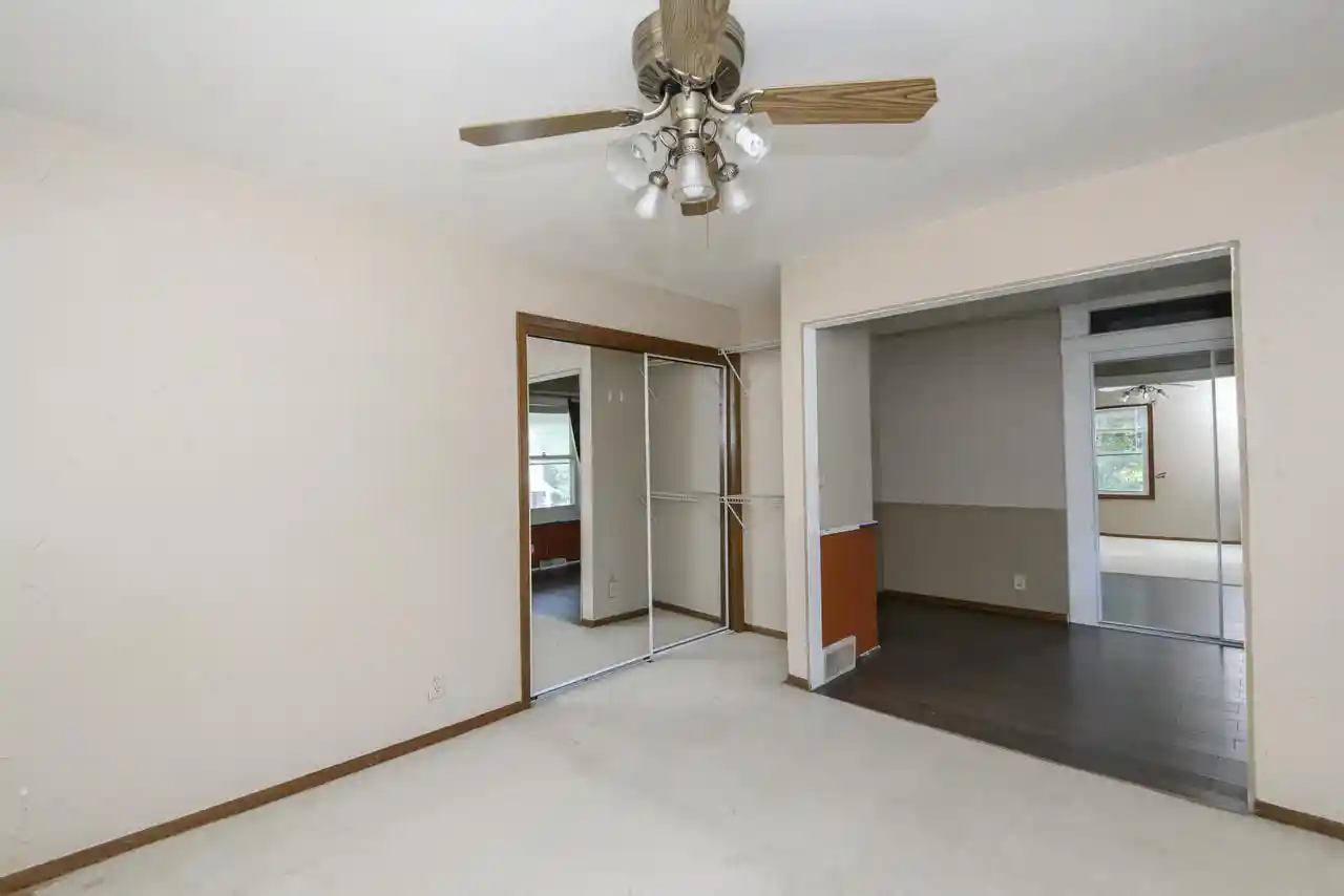 Listing Photo 5 - Condo for sale in building located at 1320 Camden Wy Wy, Waukesha, WI 53186 - Unit #2