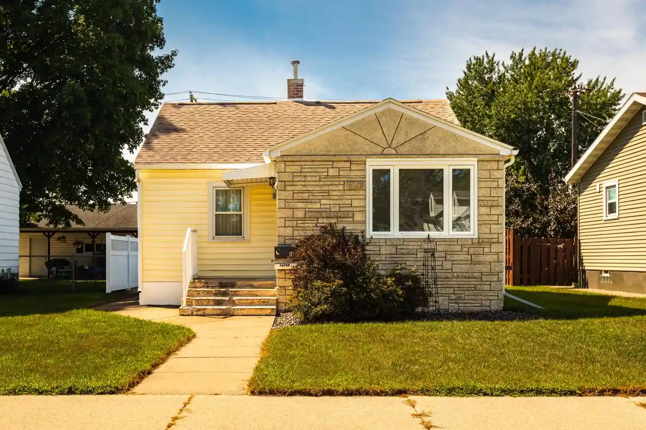 Photo 1 of Sale Pending at 1814 19th Street S Street S, La Crosse, WI 54601 | MLS# 1978343 | Listing updated on 2026-09-03