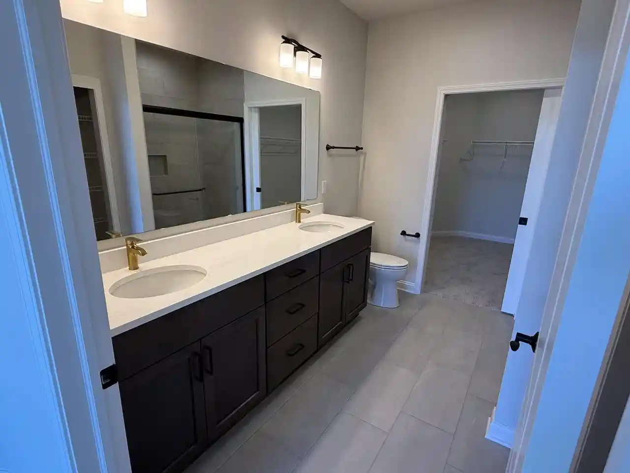 Listing Photo 17 - Condo for sale in 904 S Verona Cir Cir located at 904 S Verona Cir Cir, Grafton, WI 53024 - Unit #38