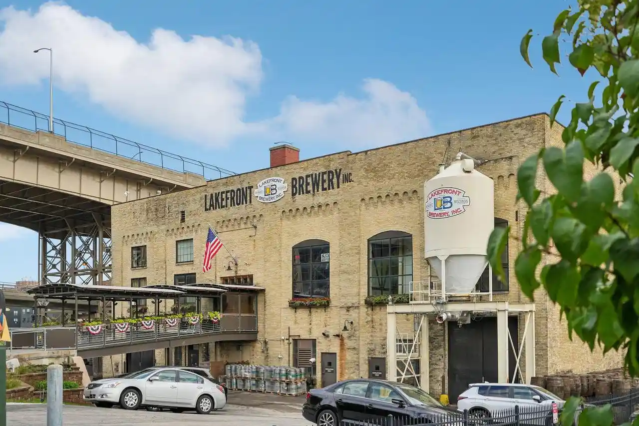 Photo 2 of Condo for sale at 1541 N Jefferson St #304, Milwaukee, WI 53202 | MLS# 1978350 | Listing updated on 2026-09-10