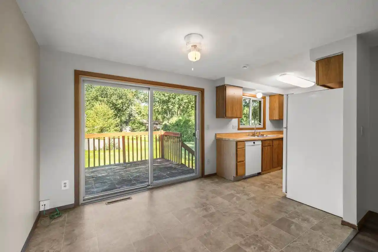 Photo 4 of Single family home for sale at 718 Bickley Court Court, Stoughton, WI 53589 | MLS# 2031585 | Listing updated on 2026-09-18