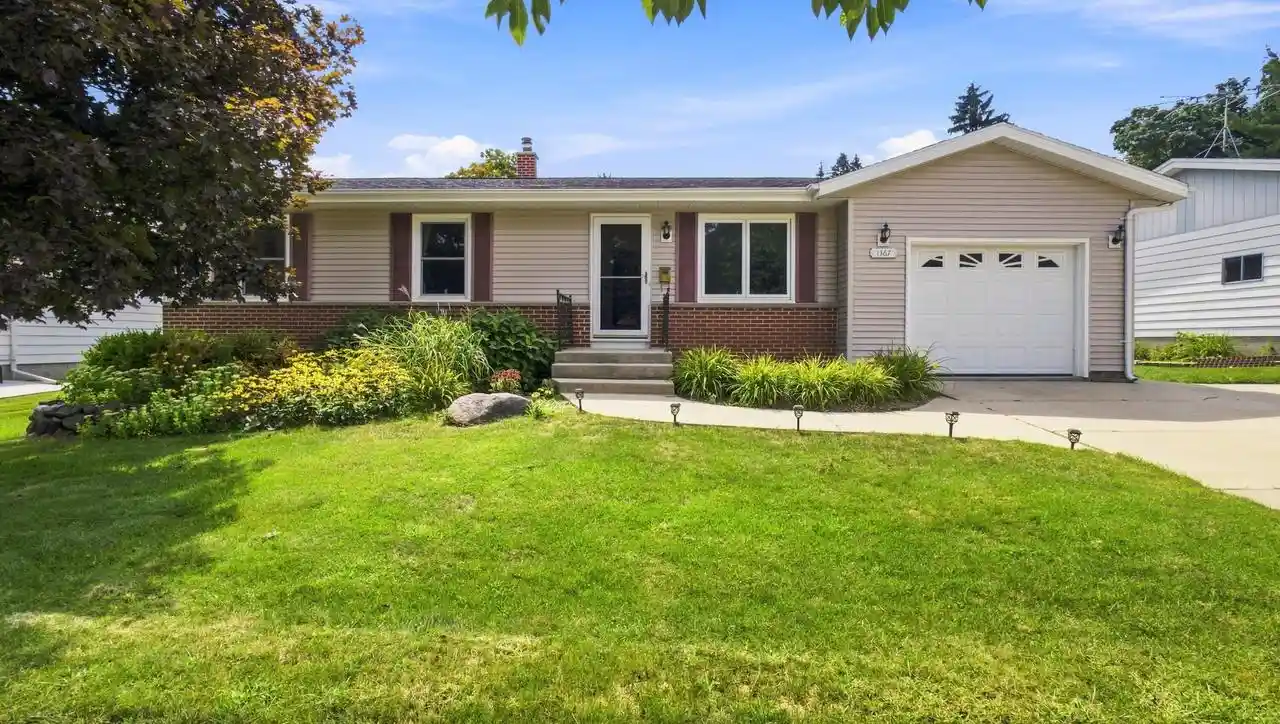 Photo 1 of Single family home for sale at 1367 Balsam Pl Pl, West Bend, WI 53095 | MLS# 1978362 | Listing updated on 2026-10-07