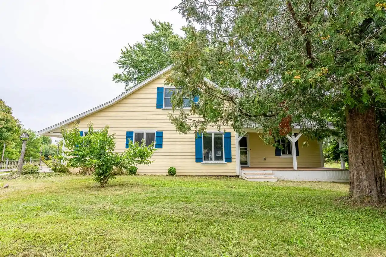 Photo 3 of Sale Pending at 4002 W Bonniwell Road Road, Mequon, WI 53097 | MLS# 1978365 | Listing updated on 2026-09-11