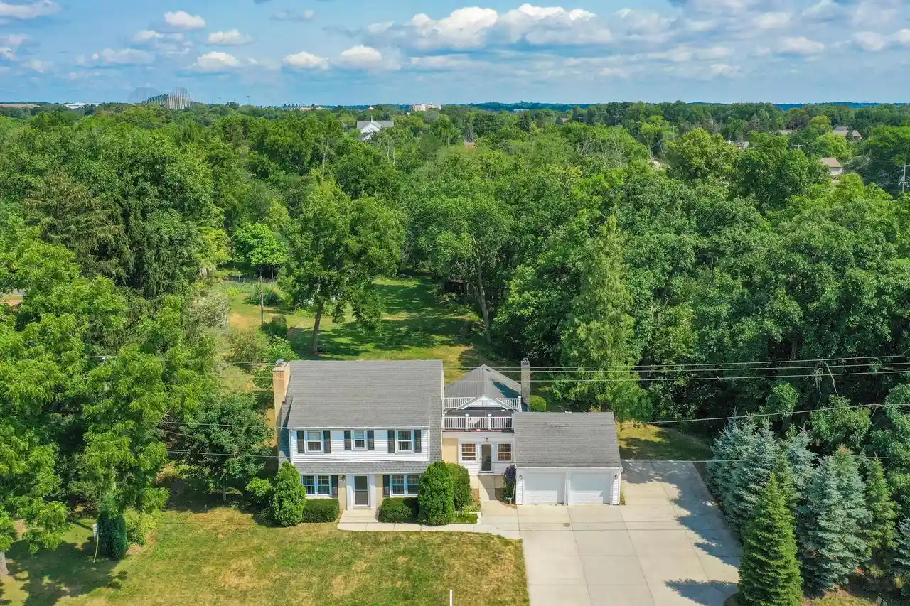 Photo 4 of Single family home for sale at 7620 W Drexel Avenue Avenue, Franklin, WI 53132 | MLS# 1978367 | Listing updated on 2026-10-04