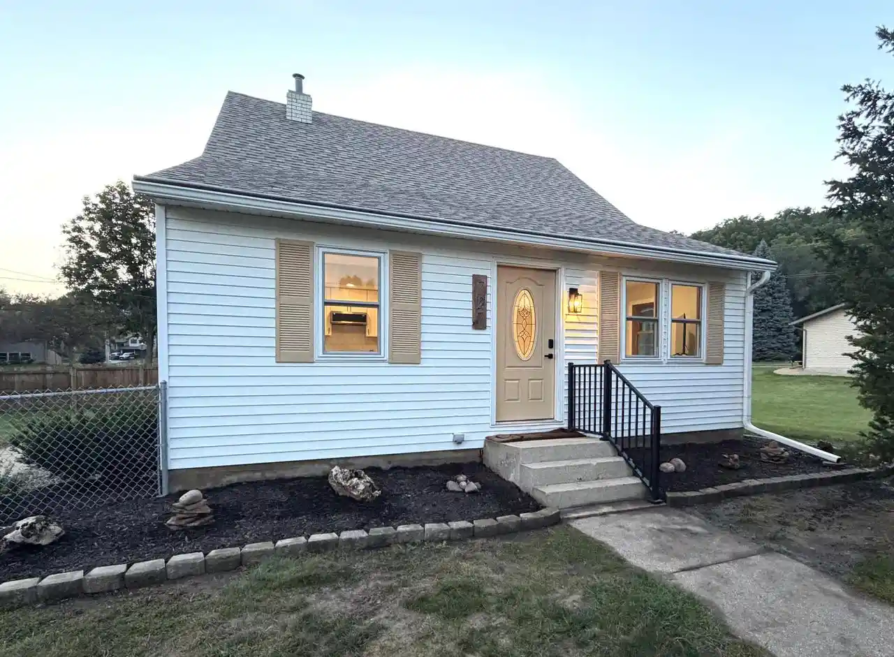 Photo 1 of Single family home for sale at 727 S 7th Street Street, La Crescent, MN 55947 | MLS# 1978374 | Listing updated on 2026-08-31