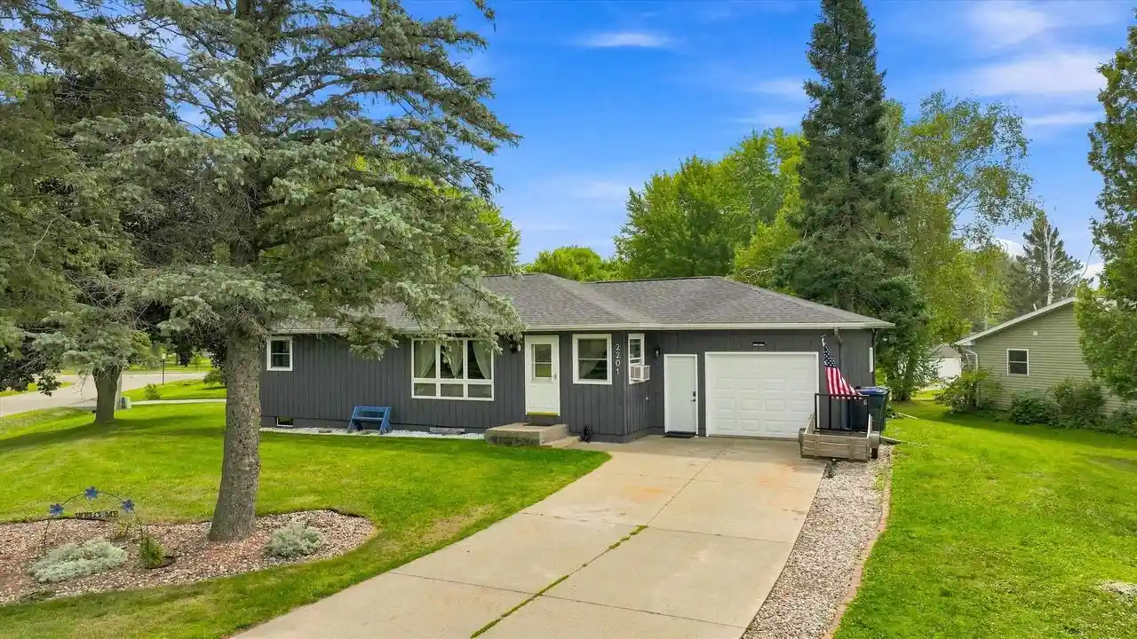 Photo 1 of Single family home for sale at 2201 S Wallonnie Dr Dr, Marshfield, WI 54449 | MLS# 22604262 | Listing updated on 2026-09-04