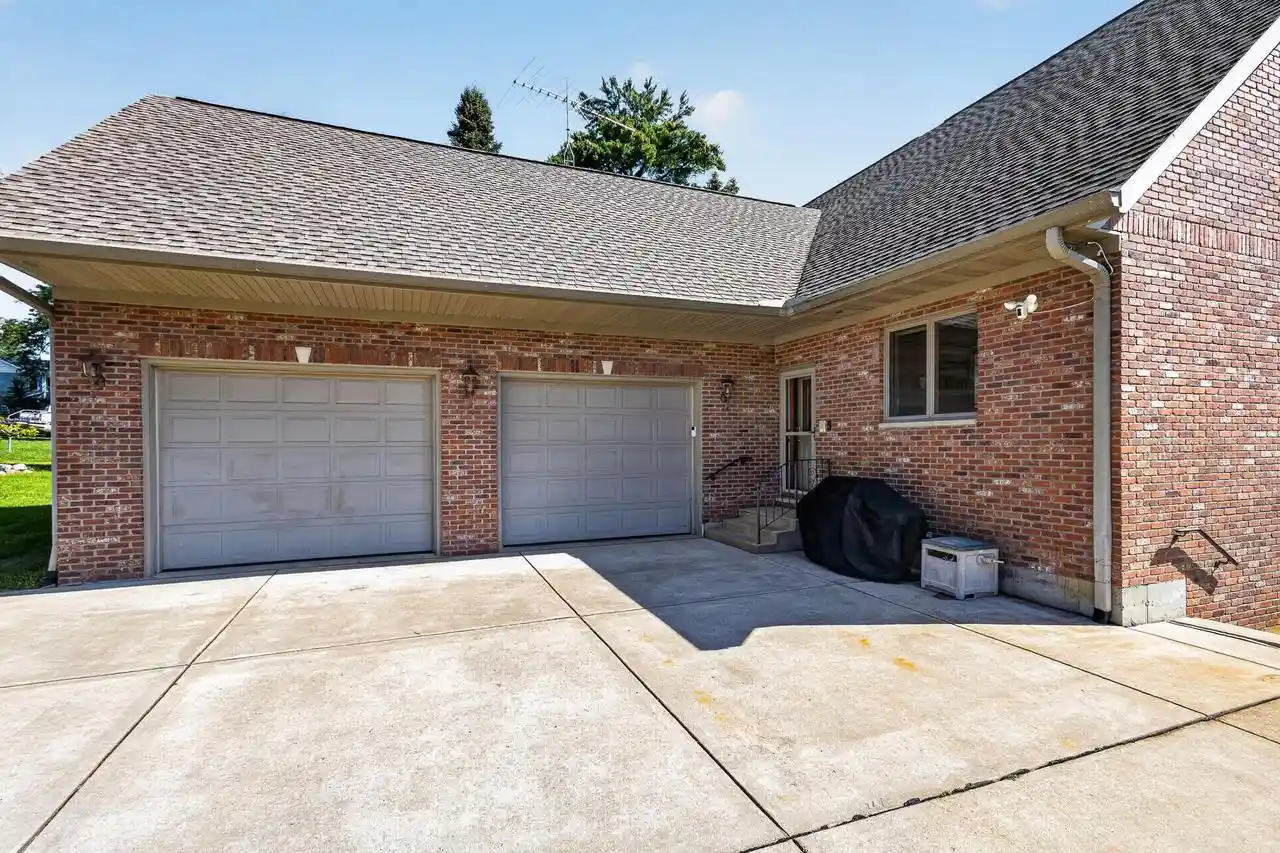 Photo 2 of Single family home for sale at N1574 Joyce Road Road, Fort Atkinson, WI 53538 | MLS# 1978385 | Listing updated on 2026-08-31