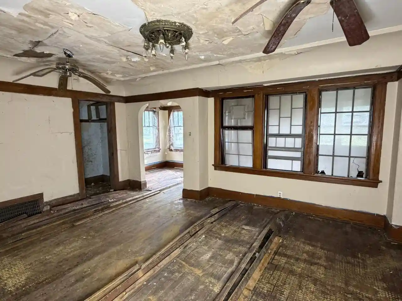 Photo 3 of Single family home for sale at 4621 N 30Th Street Street, Milwaukee, WI 53209 | MLS# 1978398 | Listing updated on 2026-09-03