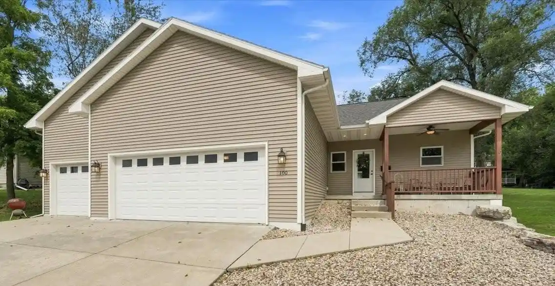 Photo 1 of Single family home for sale at 100 Isham St, Stoughton, WI 53589 | MLS# 2031602 | Listing updated on 2026-09-14
