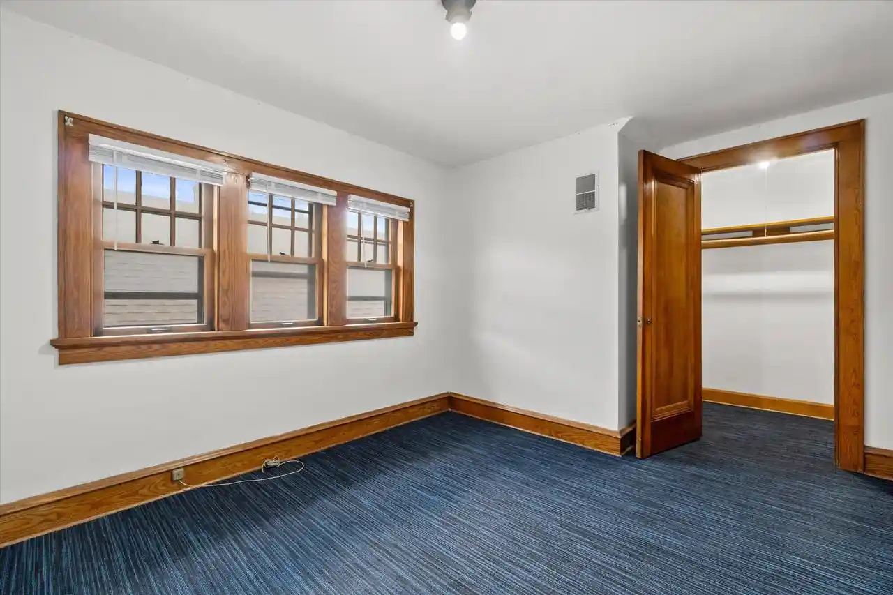 Listing Photo 5 - Condo for sale in building located at 2031 W Pierce St St, Milwaukee, WI 53204 - Unit #2037