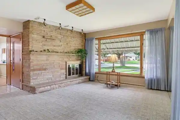 Photo 3 of Single family home for sale at 542 E Van Beck Ave, Milwaukee, WI 53207 | MLS# 1978418 | Listing updated on 2026-09-15