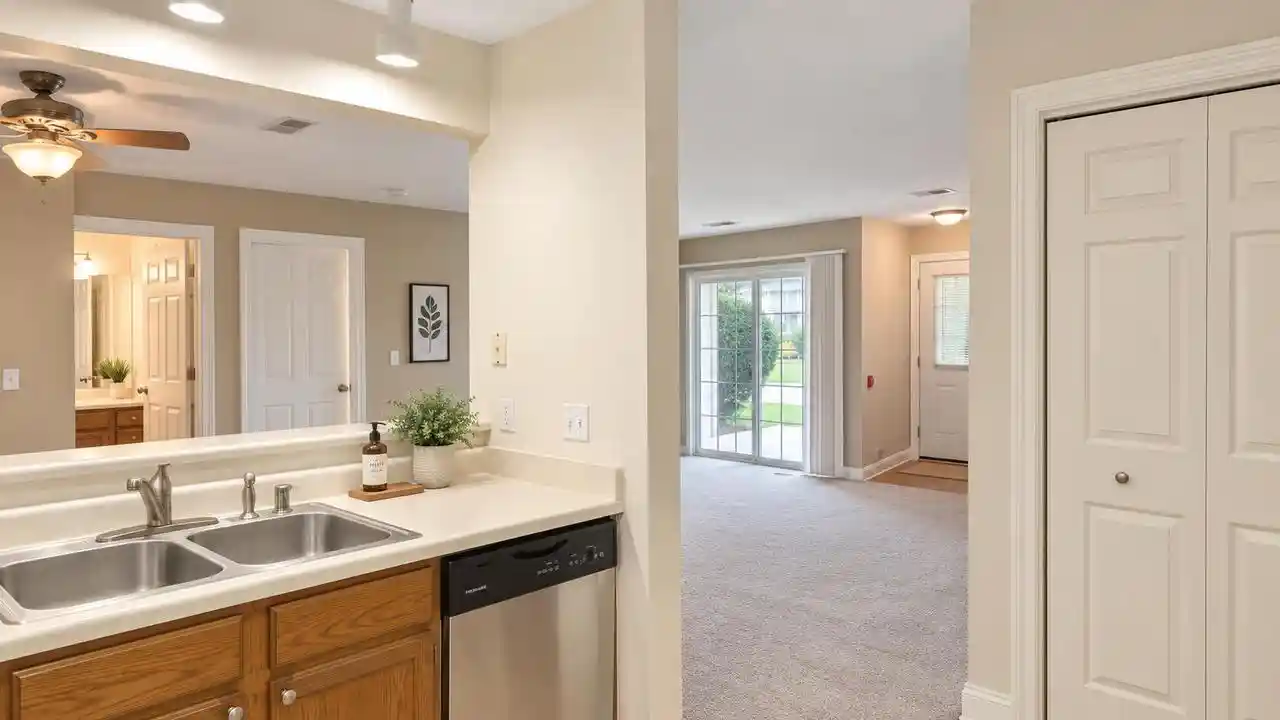 Listing Photo 5 - Condo for sale in building located at 596 Pewaukee Rd Rd, Pewaukee, WI 53072 - Unit #C