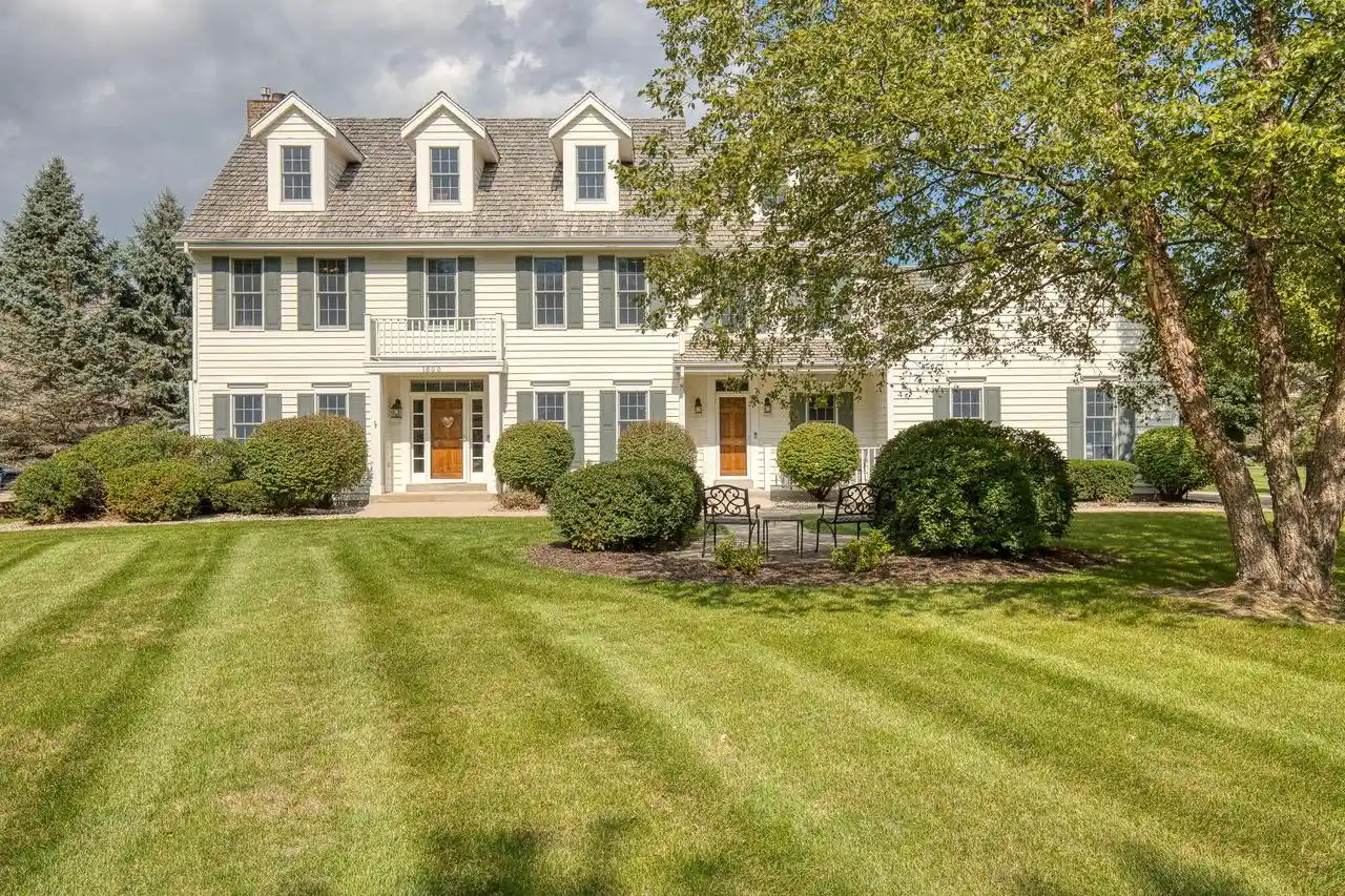Single family home for sale at 1600 Starbridge Dr Dr, Brookfield, WI 53005 | MLS# 1978422