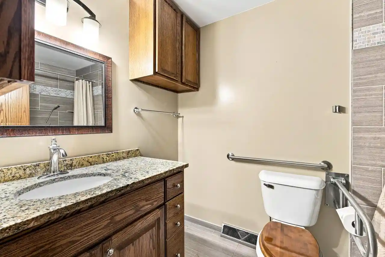 Listing Photo 5 - Condo for sale in building located at N34w23895 Grace Ave, Pewaukee, WI 53072 - Unit #A