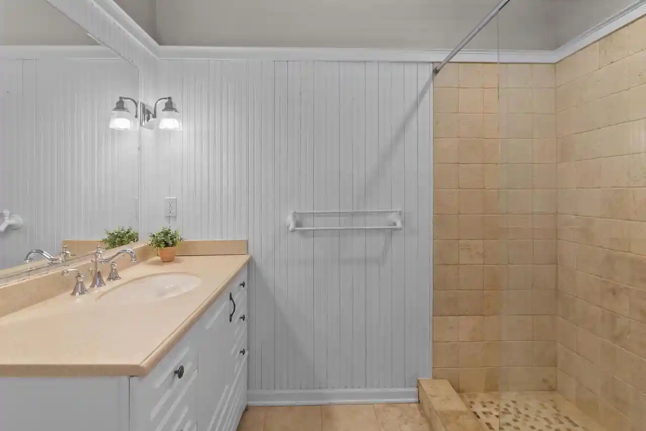 Photo 3 of Single family home for sale at 962 Shabbona Dr Dr, Fontana, WI 53125 | MLS# 1978432 | Listing updated on 2026-09-09