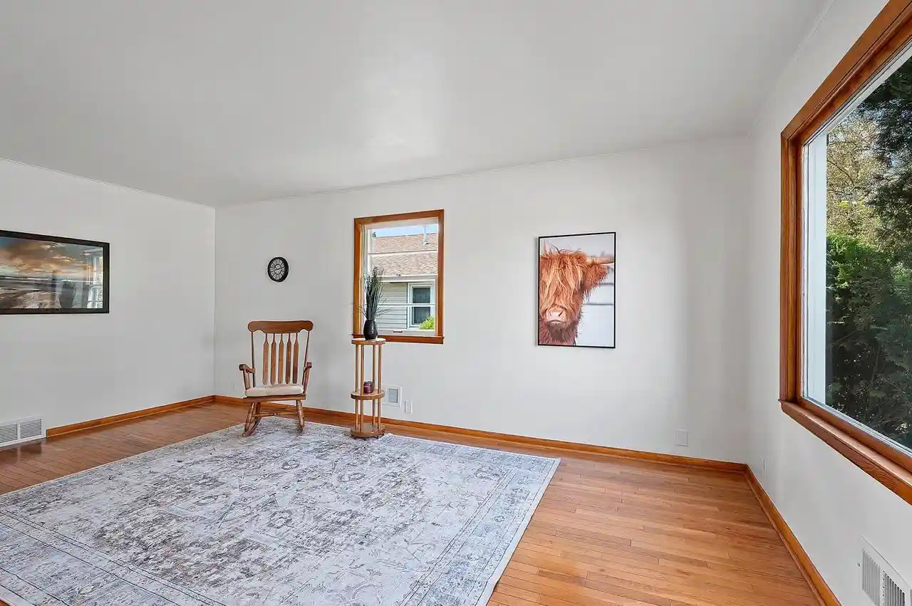 Photo 2 of Single family home for sale at 1621 Johnston Dr Dr, Manitowoc, WI 54220 | MLS# 1978436 | Listing updated on 2026-10-09
