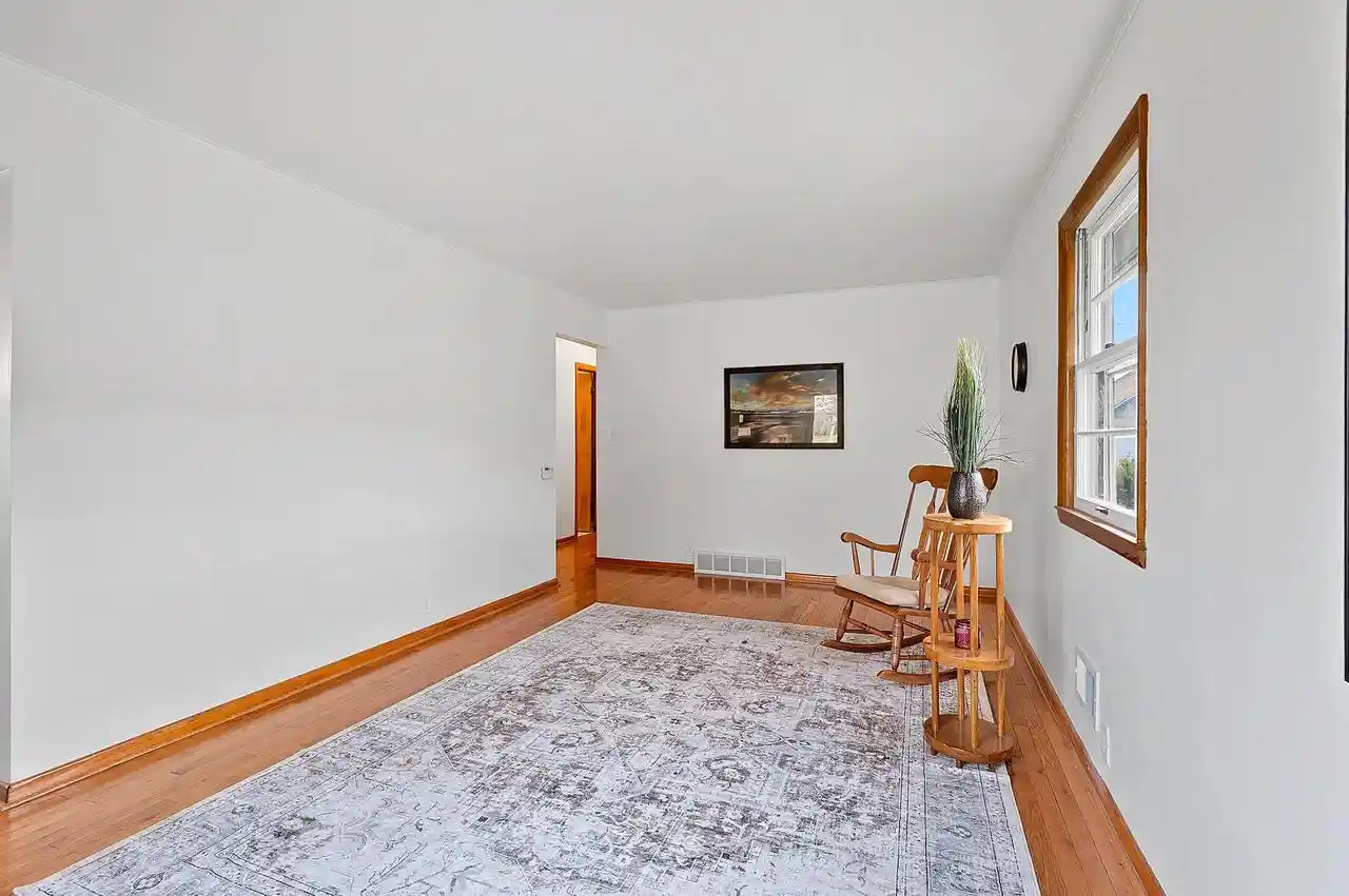 Photo 3 of Single family home for sale at 1621 Johnston Dr Dr, Manitowoc, WI 54220 | MLS# 1978436 | Listing updated on 2026-10-09