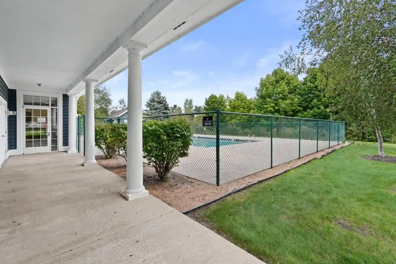 Photo 3 of Condo for sale at 758 Bridlewood Dr #H, Hartford, WI 53027 | MLS# 1978440 | Listing updated on 2026-10-09
