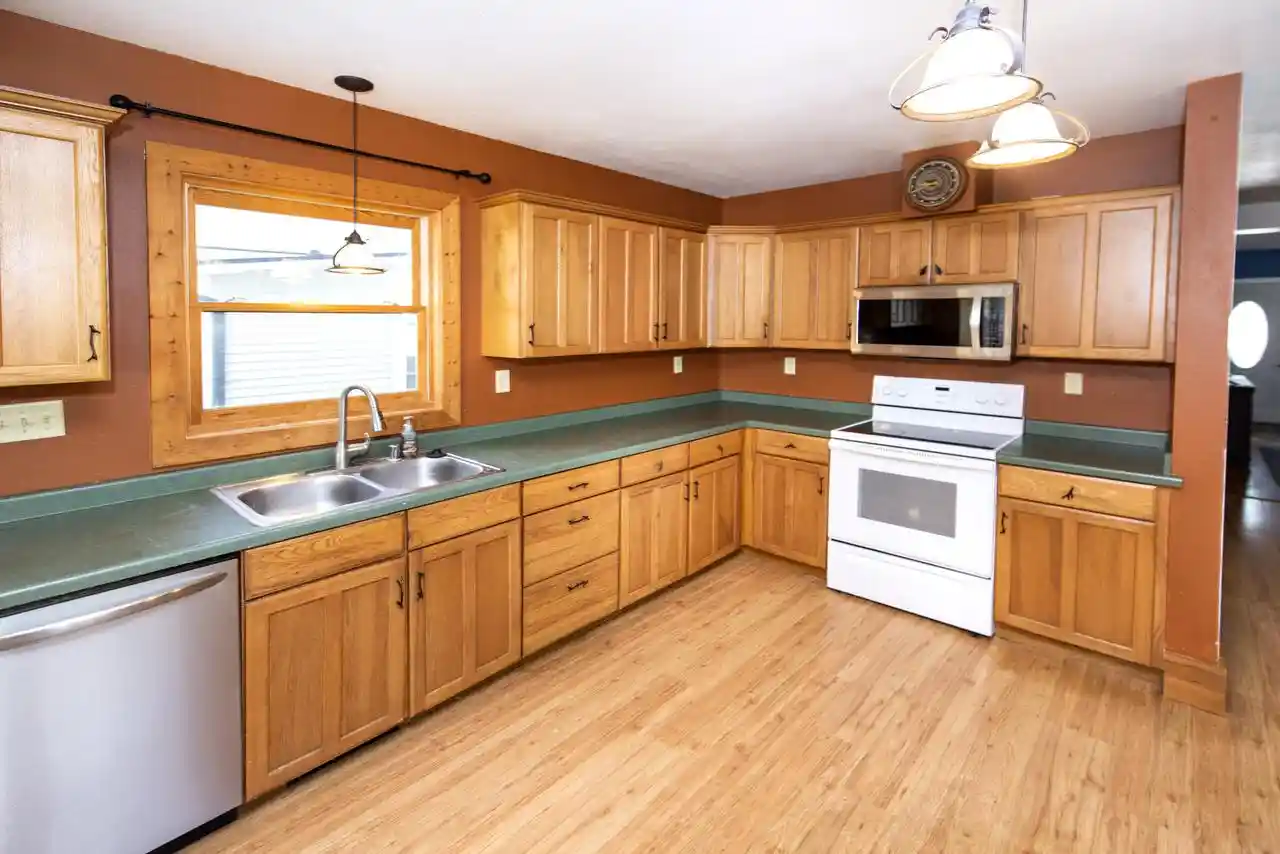 Photo 4 of Single family home for sale at 226 W Capitol Dr Dr, Hartland, WI 53029 | MLS# 1978456 | Listing updated on 2026-09-18