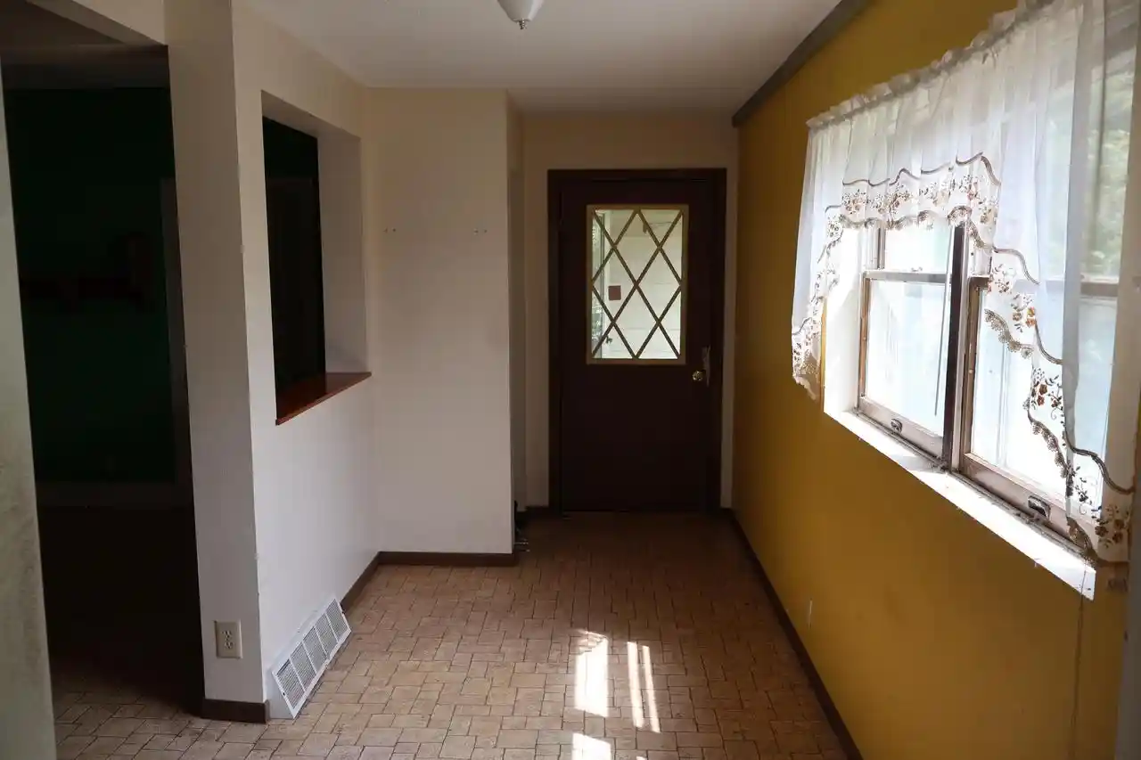Photo 3 of Single family home for sale at 100 N 2nd Street Street, Alma, WI 54610 | MLS# 1978462 | Listing updated on 2026-08-31