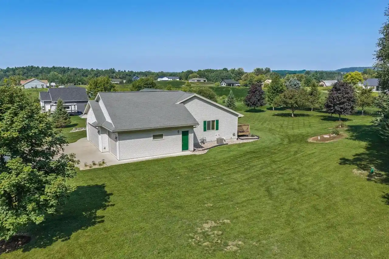 Photo 2 of Single family home for sale at 8096 E Quail Meadow Ln, Reedsburg, WI 53959 | MLS# 2031637 | Listing updated on 2026-09-05