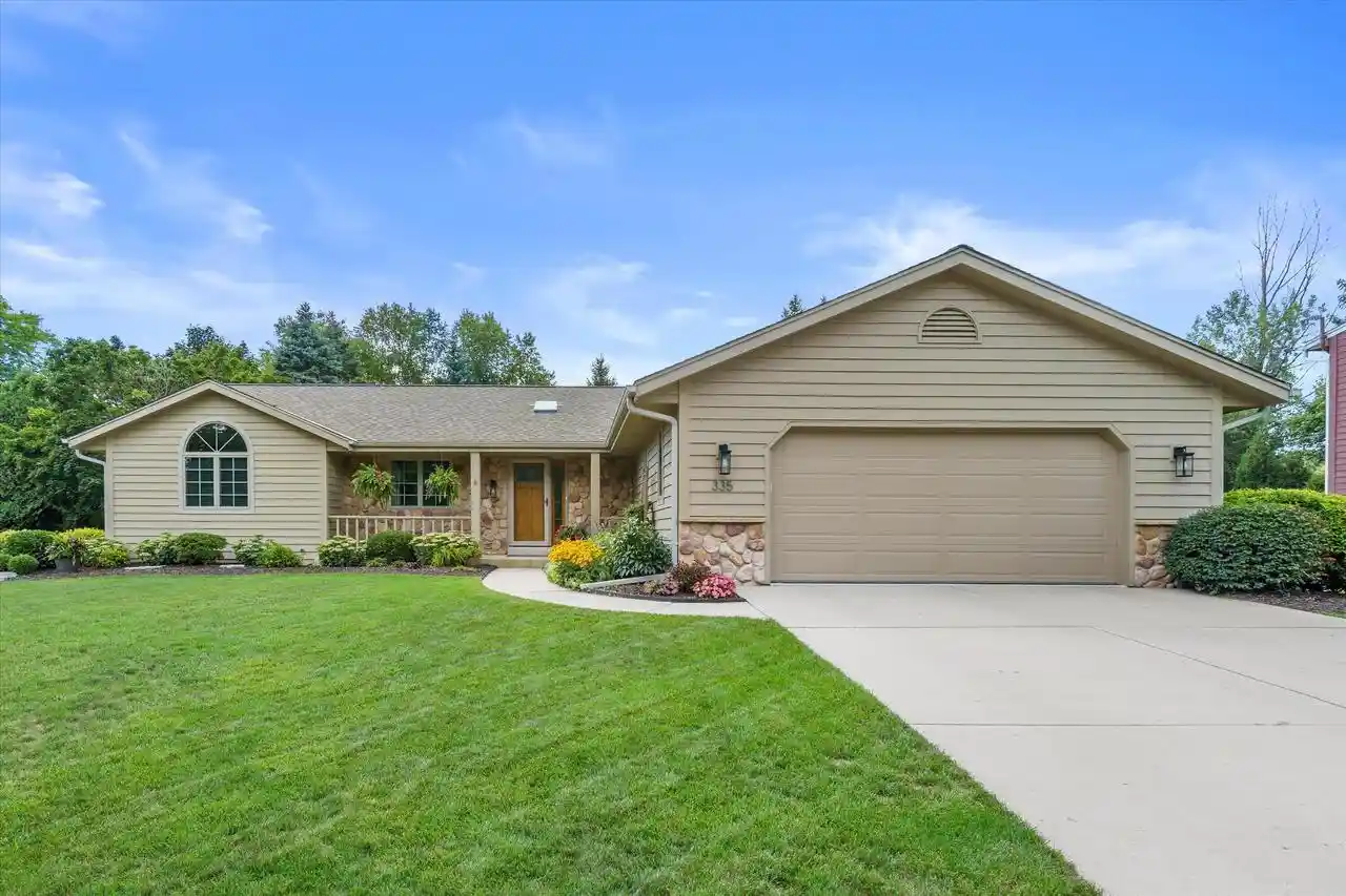 Photo 1 of Single family home for sale at 335 W Highland Dr, Grafton, WI 53024 | MLS# 1978466 | Listing updated on 2026-09-16