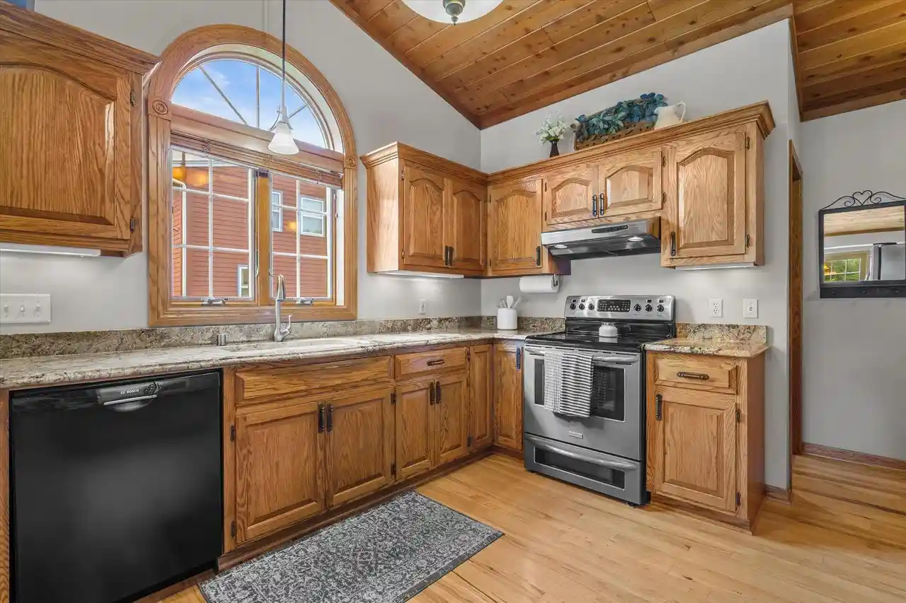 Photo 3 of Single family home for sale at 335 W Highland Dr, Grafton, WI 53024 | MLS# 1978466 | Listing updated on 2026-09-16