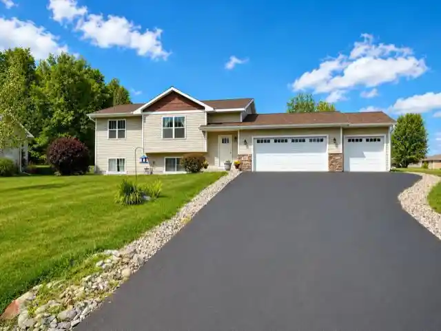 Photo 1 of Single family home for sale at 899 Wedgewood Dr, Kronenwetter, WI 54455 | MLS# 22604270 | Listing updated on 2026-09-21