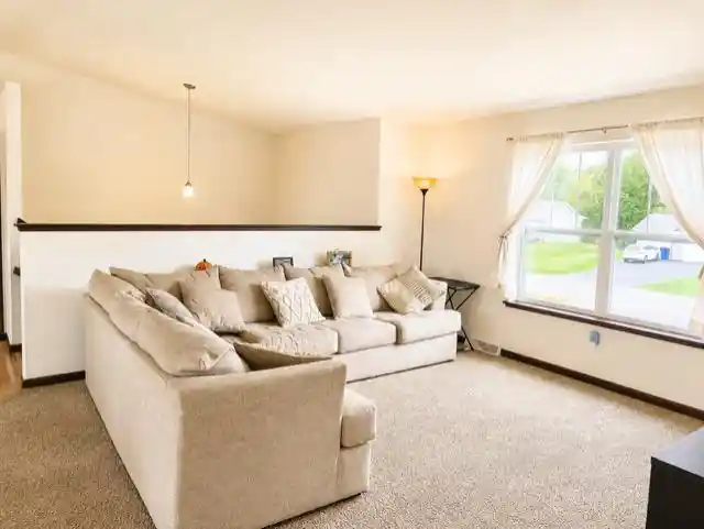 Photo 3 of Single family home for sale at 899 Wedgewood Dr, Kronenwetter, WI 54455 | MLS# 22604270 | Listing updated on 2026-09-21