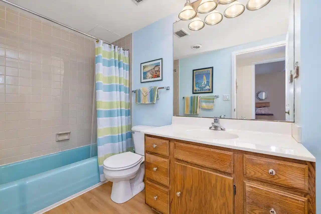 Photo 4 of Condo for sale at 1409 N Prospect Ave #504, Milwaukee, WI 53202 | MLS# 1978472 | Listing updated on 2026-09-10