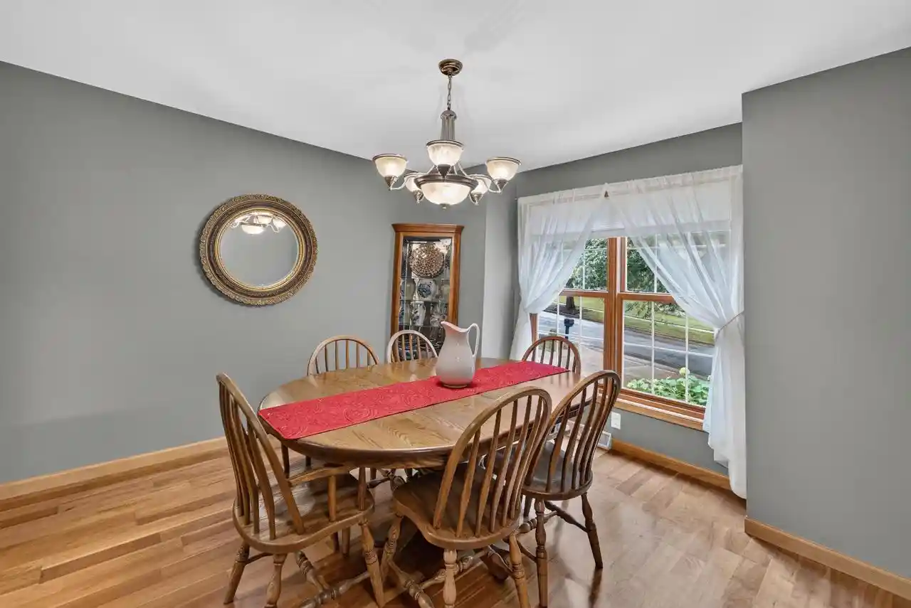 Photo 4 of Single family home for sale at 1604 Three Wood Dr, Mount Horeb, WI 53572 | MLS# 2031640 | Listing updated on 2026-10-01