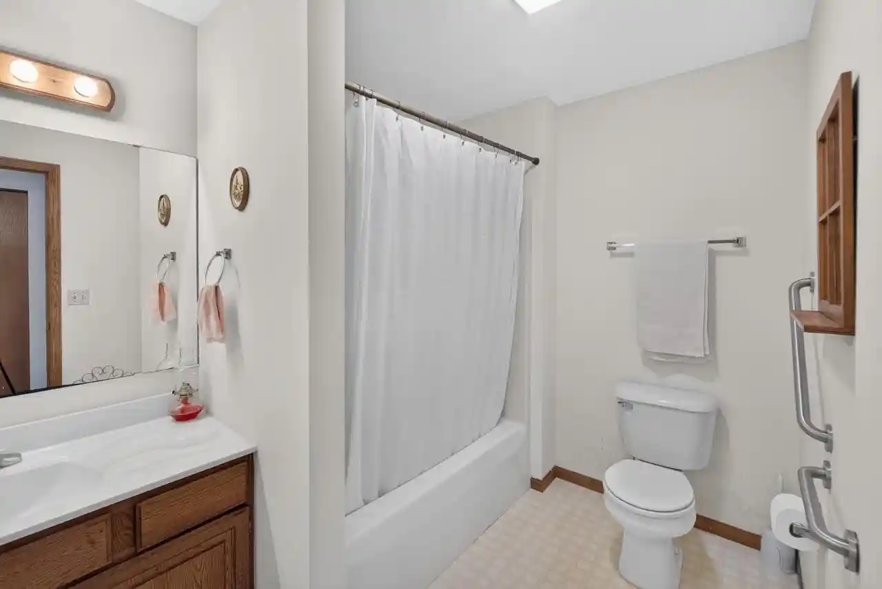 Listing Photo 4 - Condo for sale in building located at 269 Minz Park Cir, West Bend, WI 53095 - Unit #1