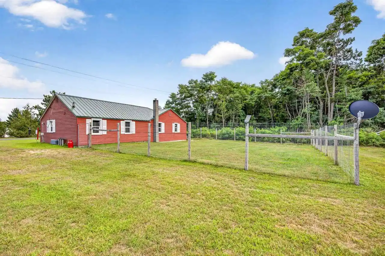 Photo 3 of Single family home for sale at N3043 Pioneer Rd, Clintonville, WI 54929 | MLS# 50331890 | Listing updated on 2026-09-10