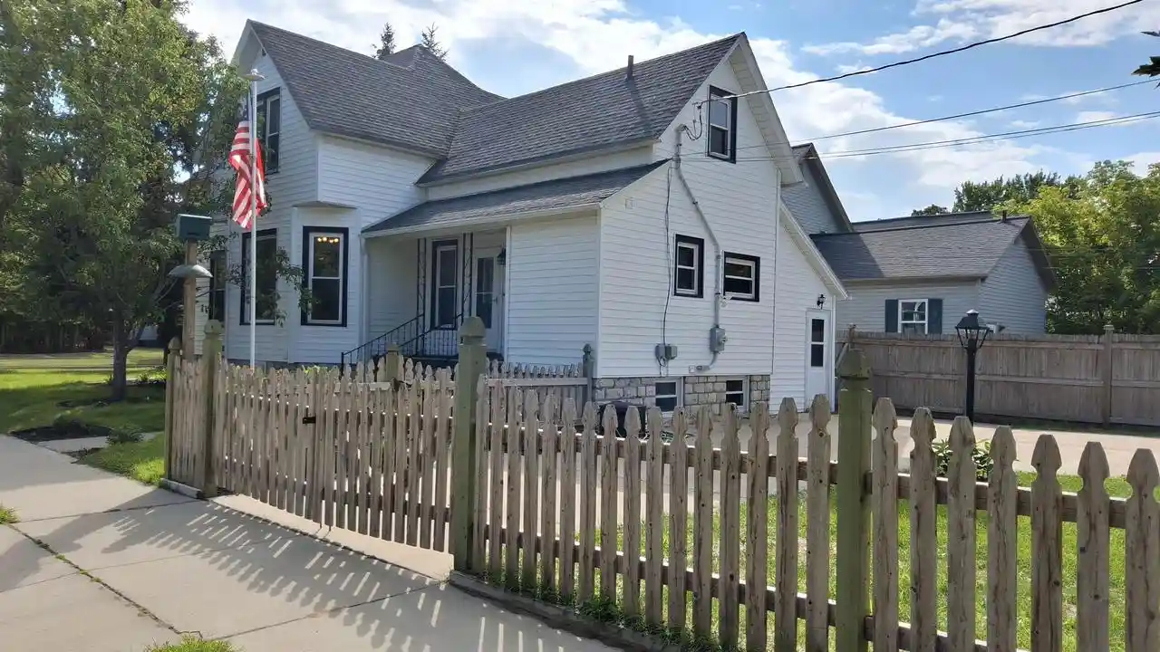 Photo 1 of Single family home for sale at 602 Carney Blvd, Marinette, WI 54143 | MLS# 50331893 | Listing updated on 2026-08-31